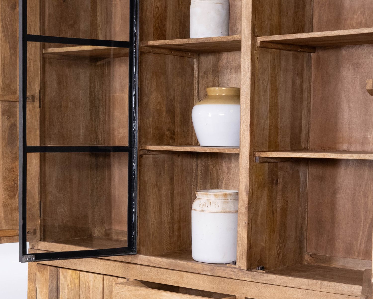 Vaisselier contemporain 180 cm en manguier avec porte centrale vitrée "Presolino"