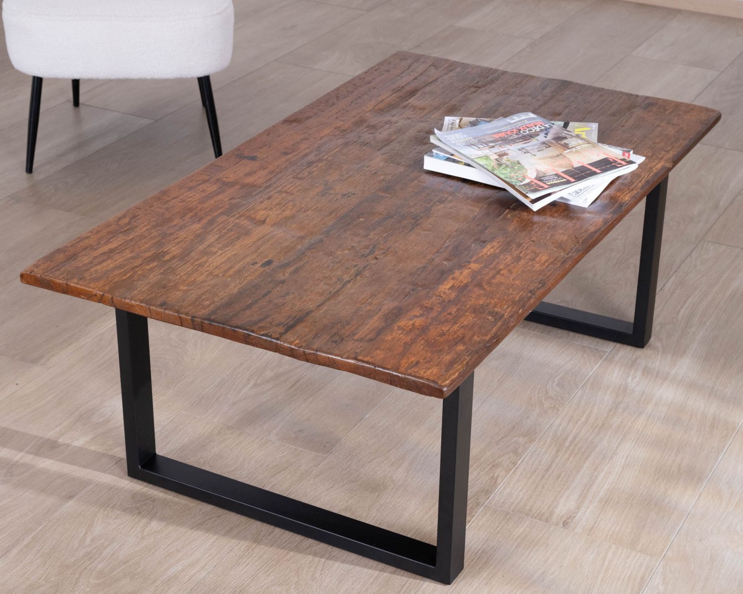 Table basse en bois recyclé et pieds métal noir "Alésia" 