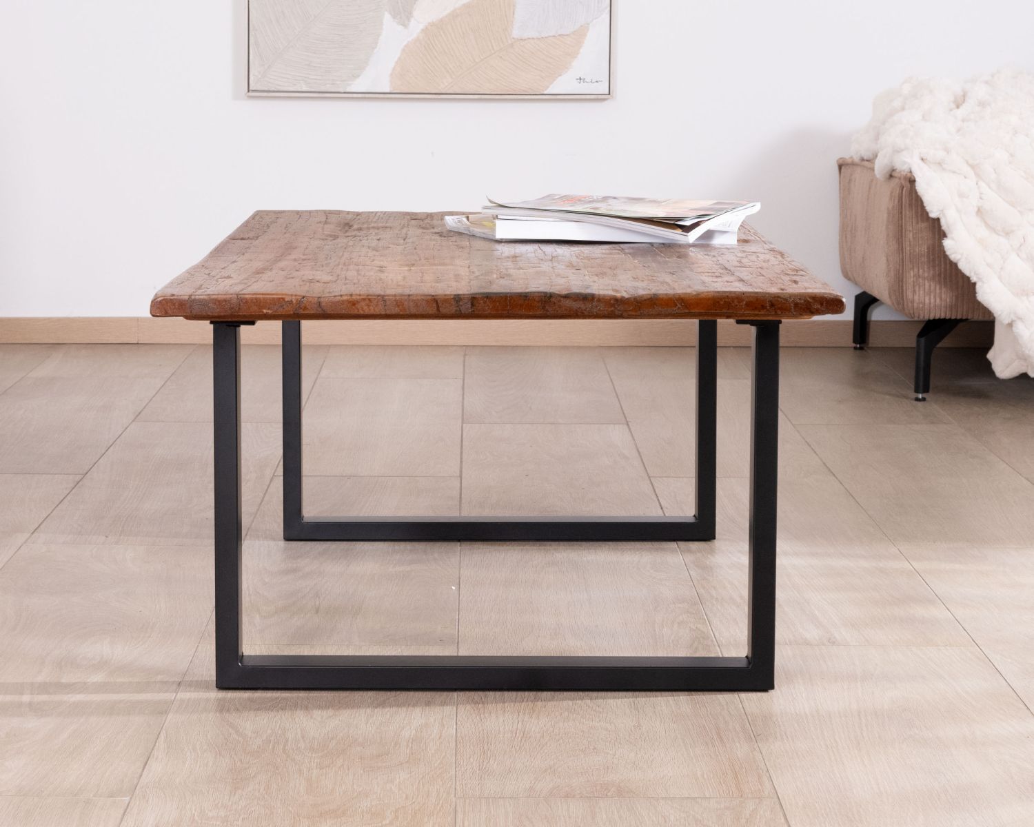 Table basse en bois recyclé et pieds métal noir "Alésia" 