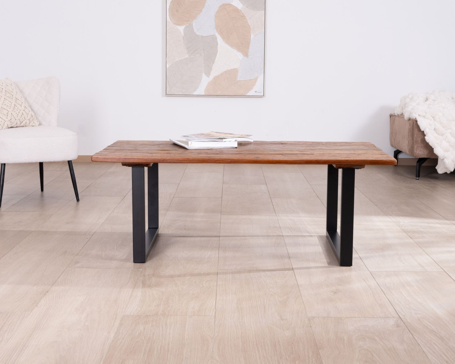 Table basse en bois recyclé et pieds métal noir "Alésia" 