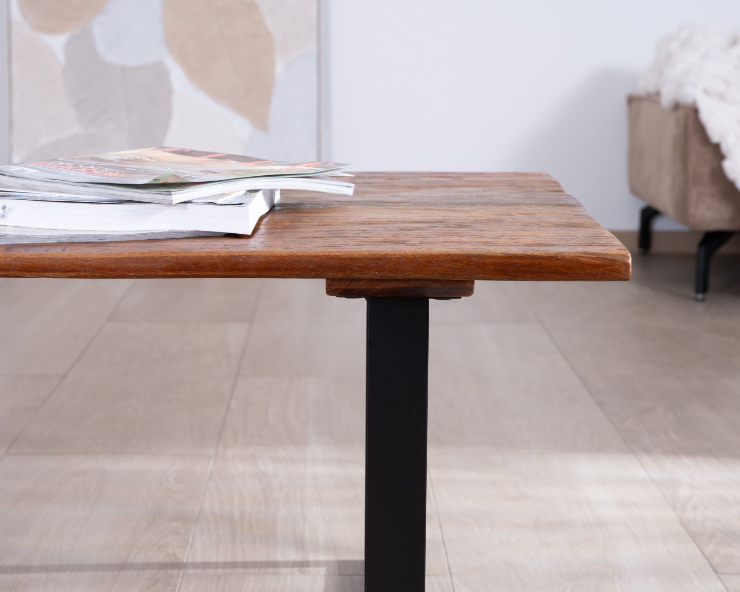 Table basse en bois recyclé et pieds métal noir "Alésia" 