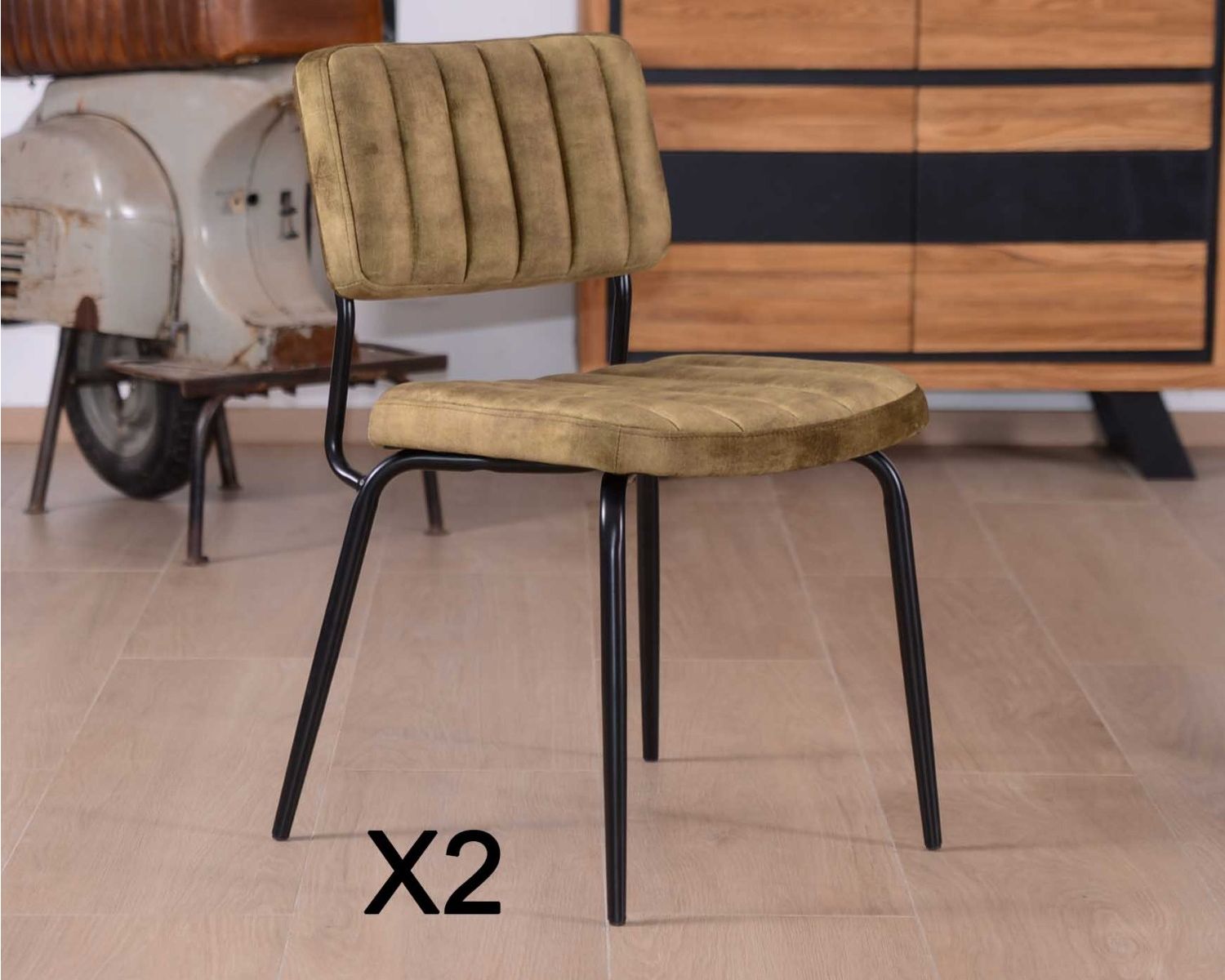Lot de 2 chaises rétro tissu velours kaki et métal noir "Lia"