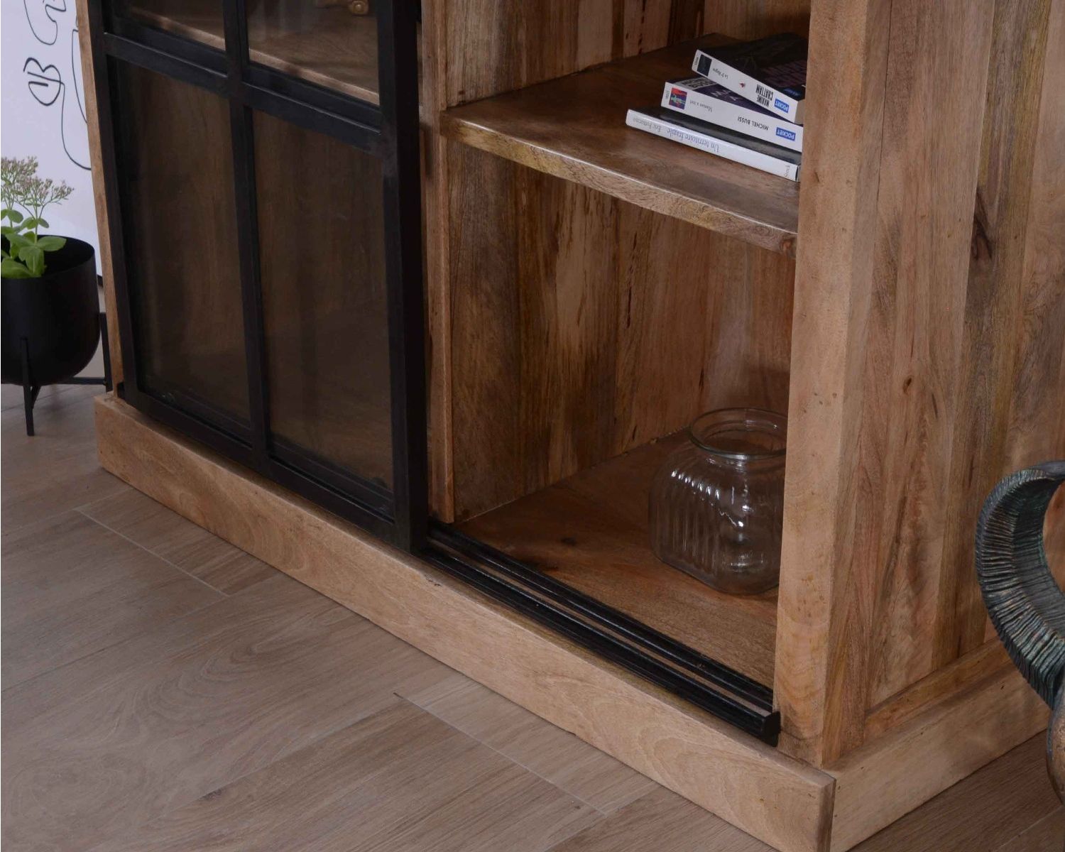 Bibliothèque style manufacture bois de manguier métal et verre "Haden"