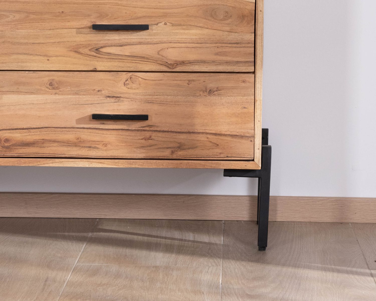 Commode 6 tiroirs "Conoa" acacia et pieds métal noir