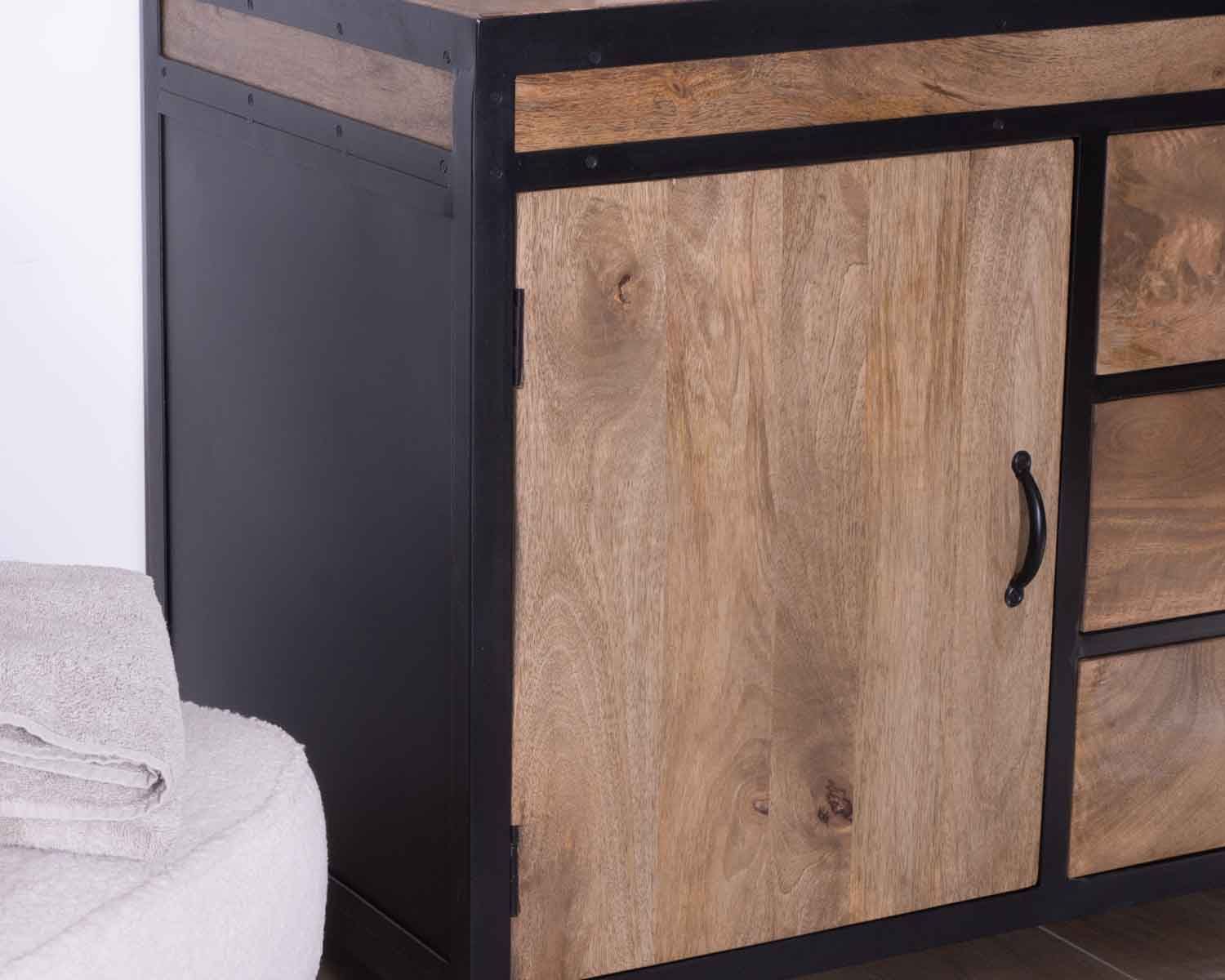 Meuble sous vasque 150 cm industriel manguier massif et métal "Atelier"