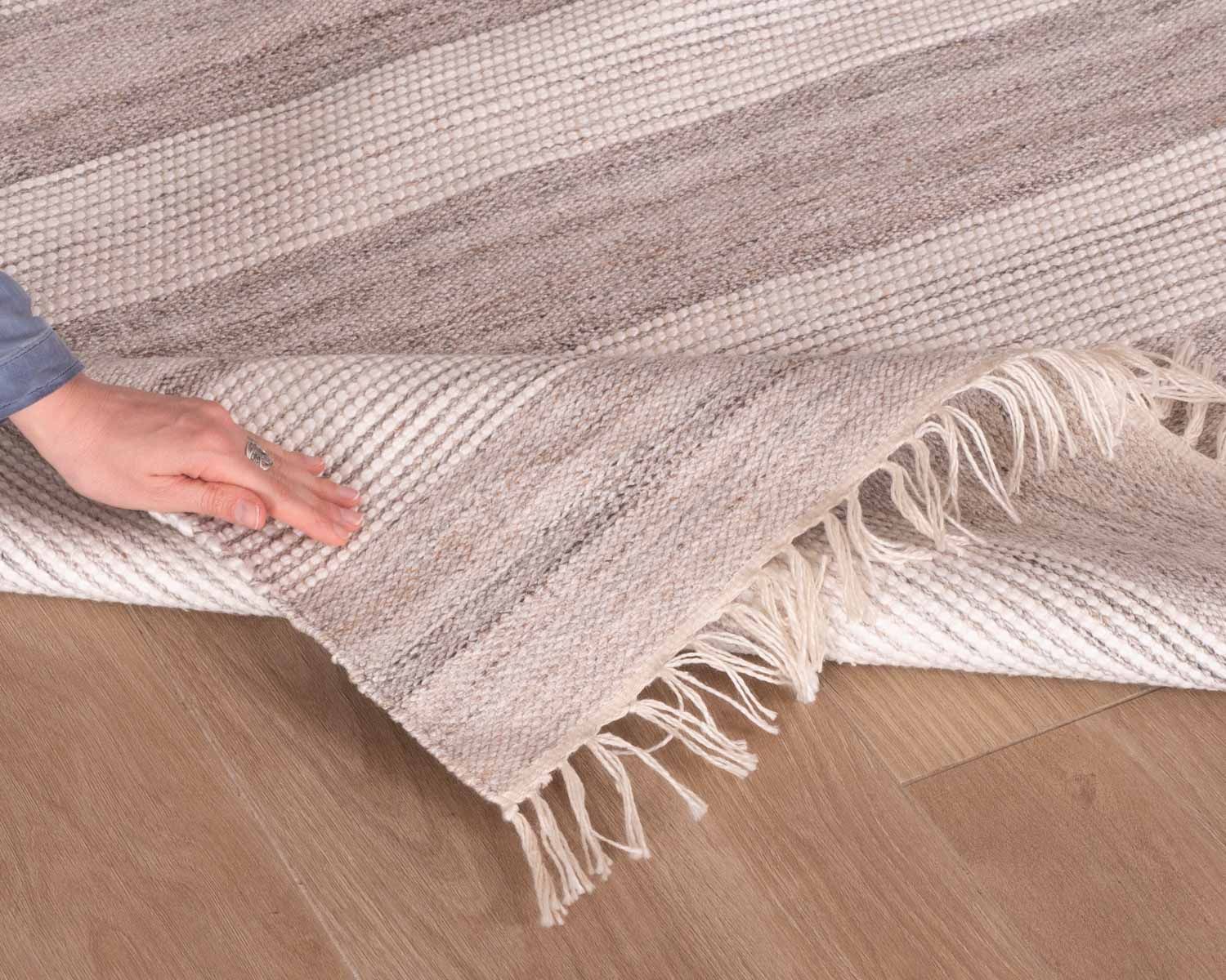 Grand tapis avec franges rayé coloris clairs "Chart" format 300x200cm