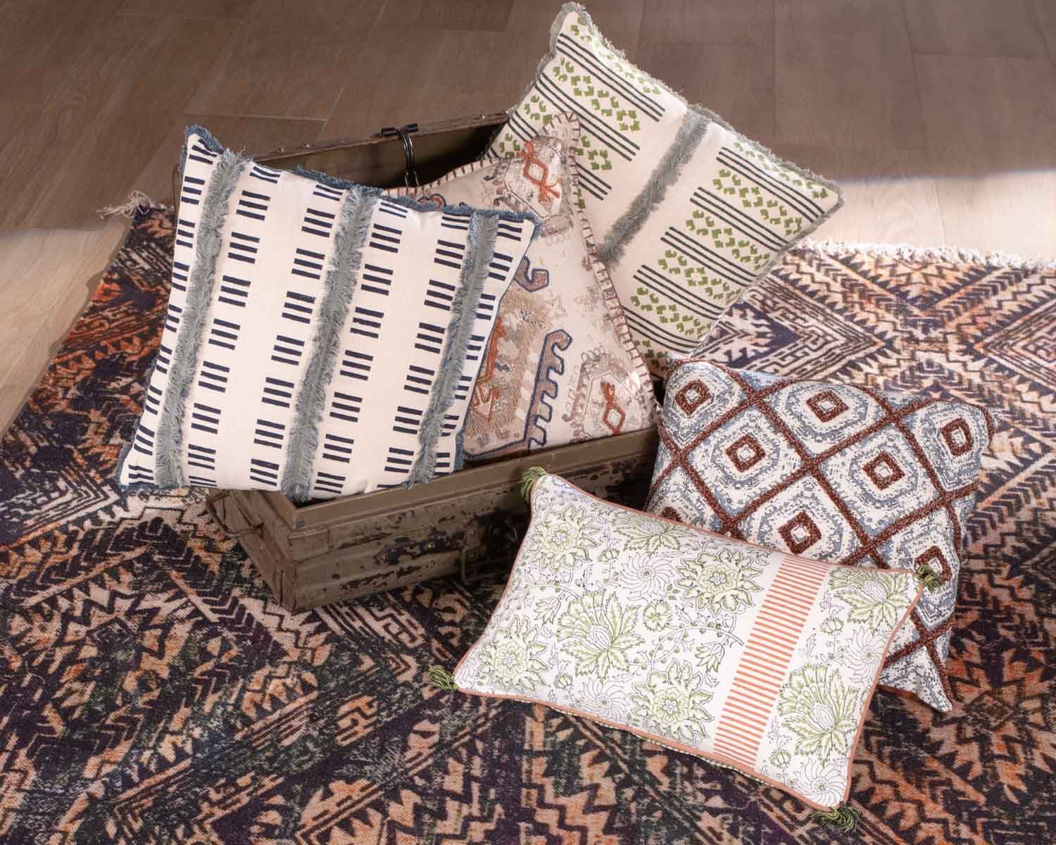 Coussin imprimé en coton et lin "Foreign" format carré 45x45cm