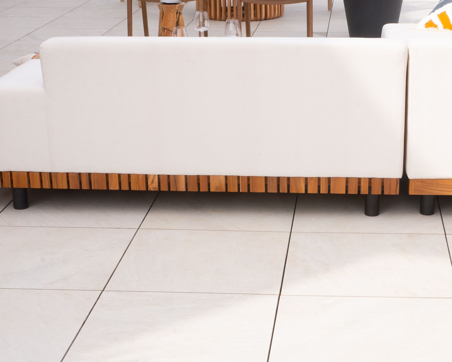 Canapé d'extérieur avec retour droit tissu écru sans surpiqure " Lombok"