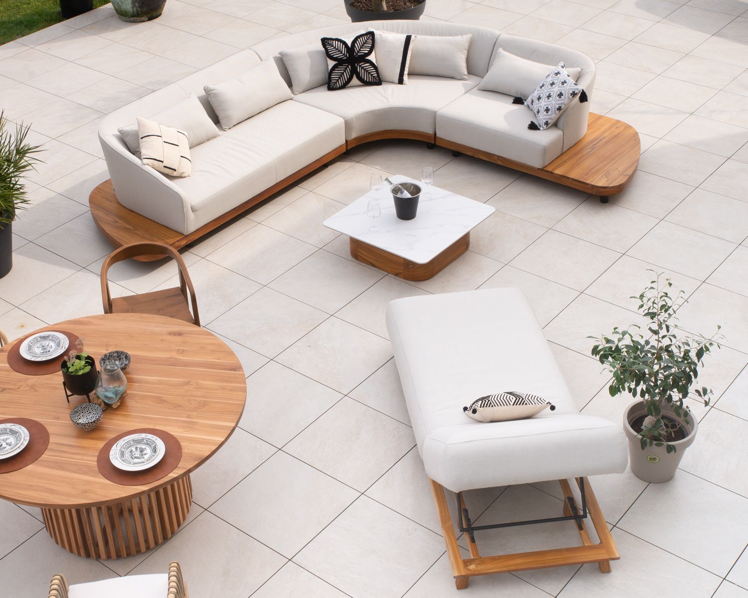 Chaise longue luxueuse teck et tissu écru sans surpiqure "Lombok"