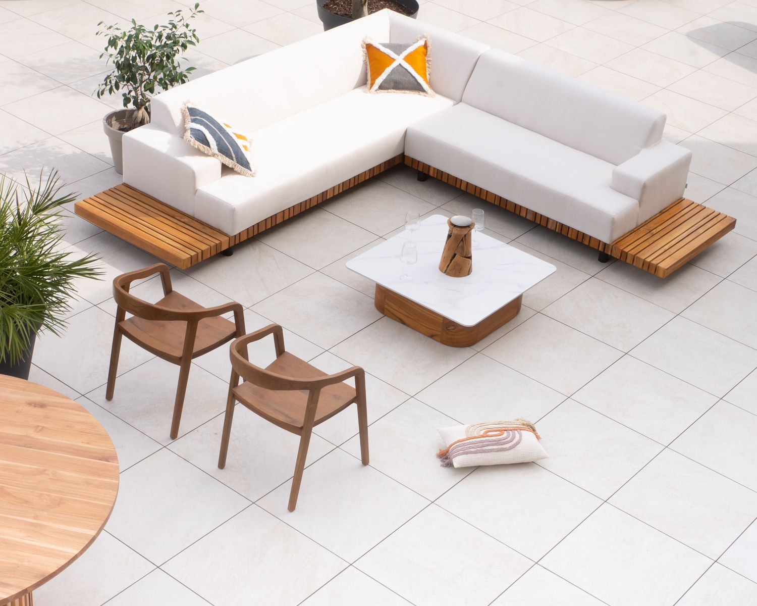 Canapé d'extérieur avec retour droit tissu écru sans surpiqure " Lombok"