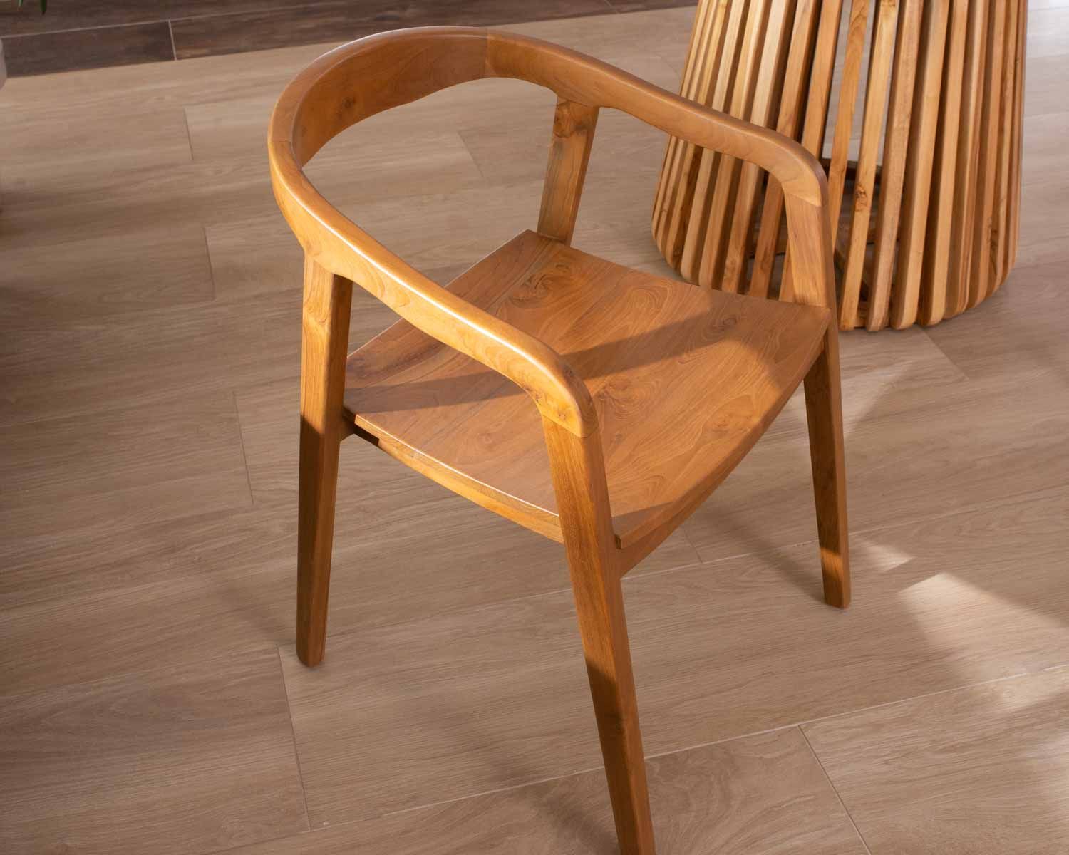 Chaise de repas en teck design esprit retro "Juan"