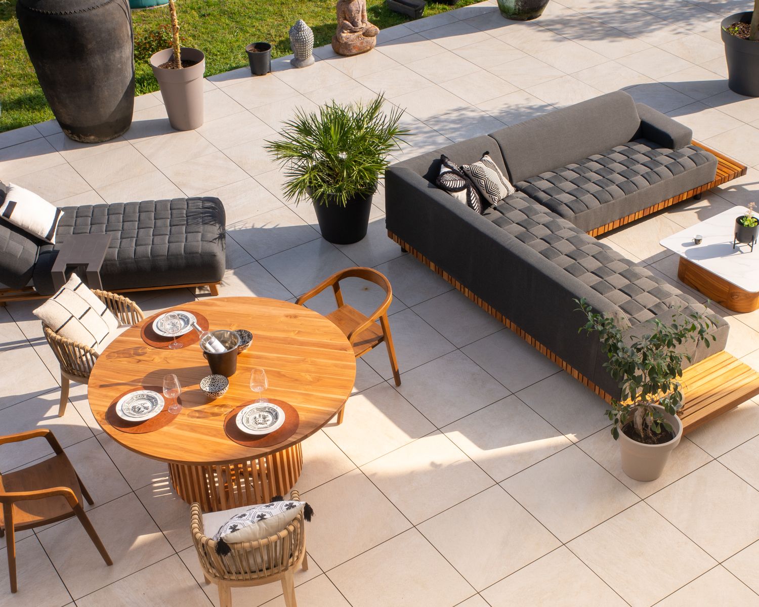 Canapé d'extérieur retour droit matelassé gris foncé et teck "Lombok"