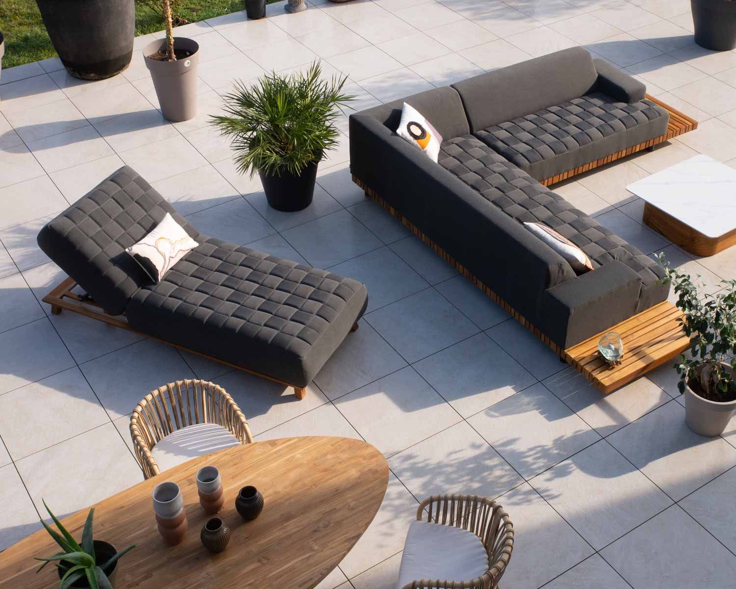 Bain de soleil design tissu Sunbrella gris foncé et teck "Lombok"