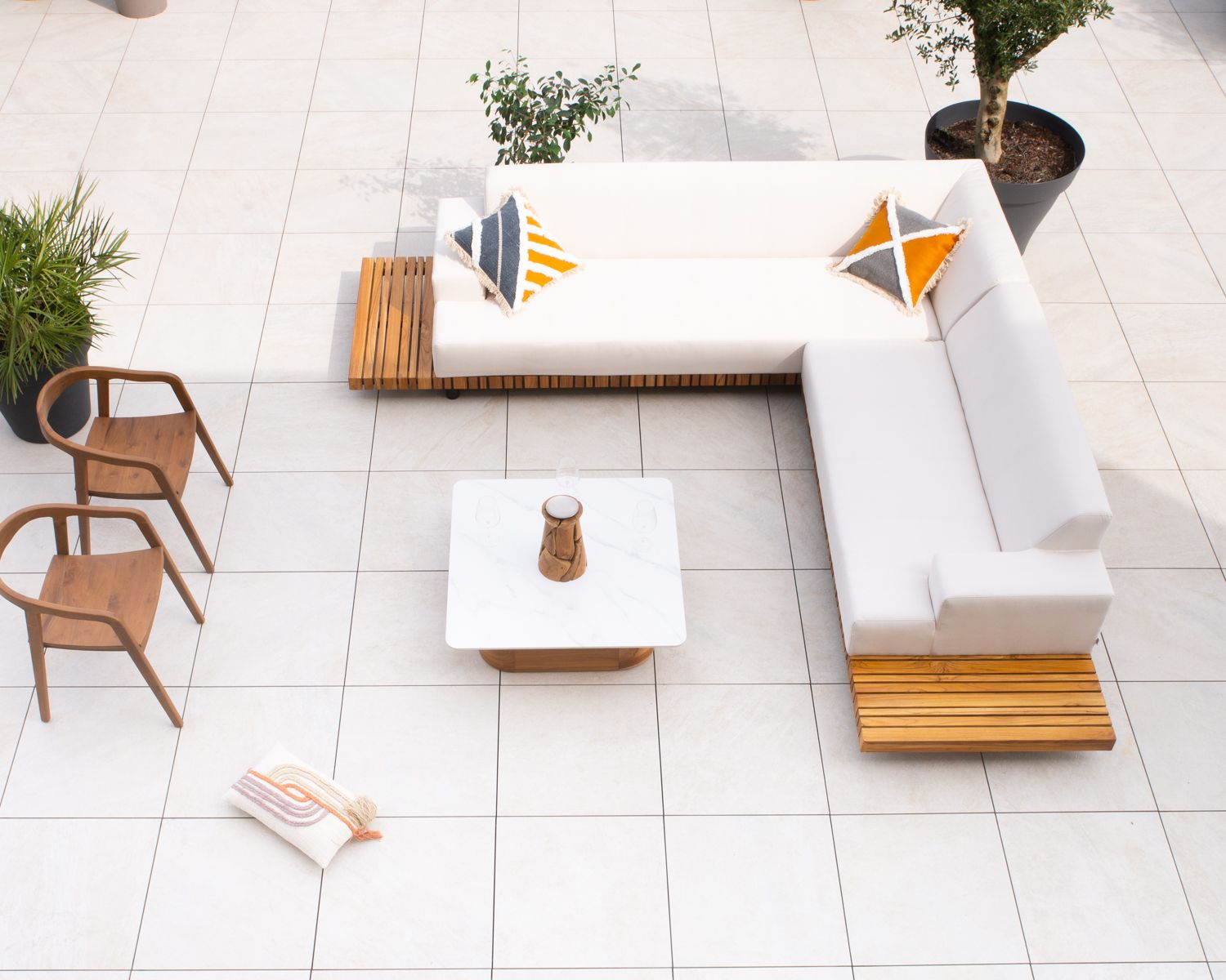 Canapé d'extérieur avec retour droit tissu écru sans surpiqure " Lombok"