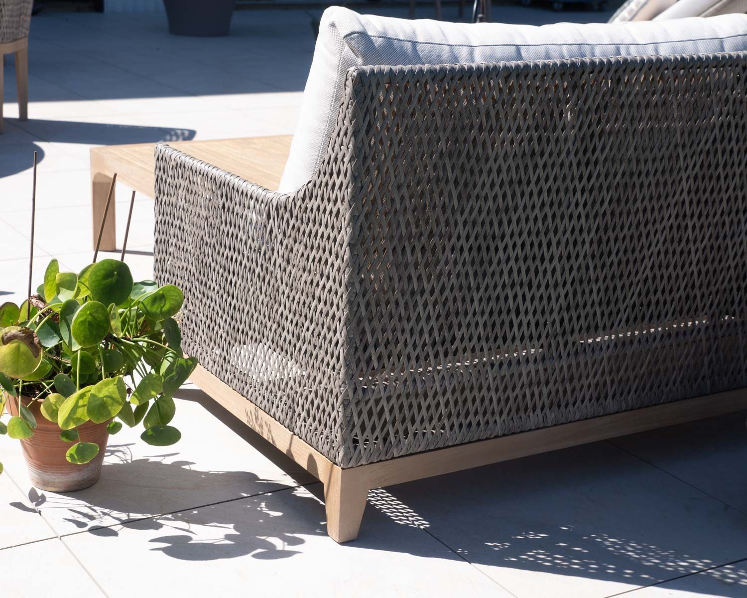 Ensemble de jardin tressé en teck et tissu haut de gamme chiné "Porticcio"