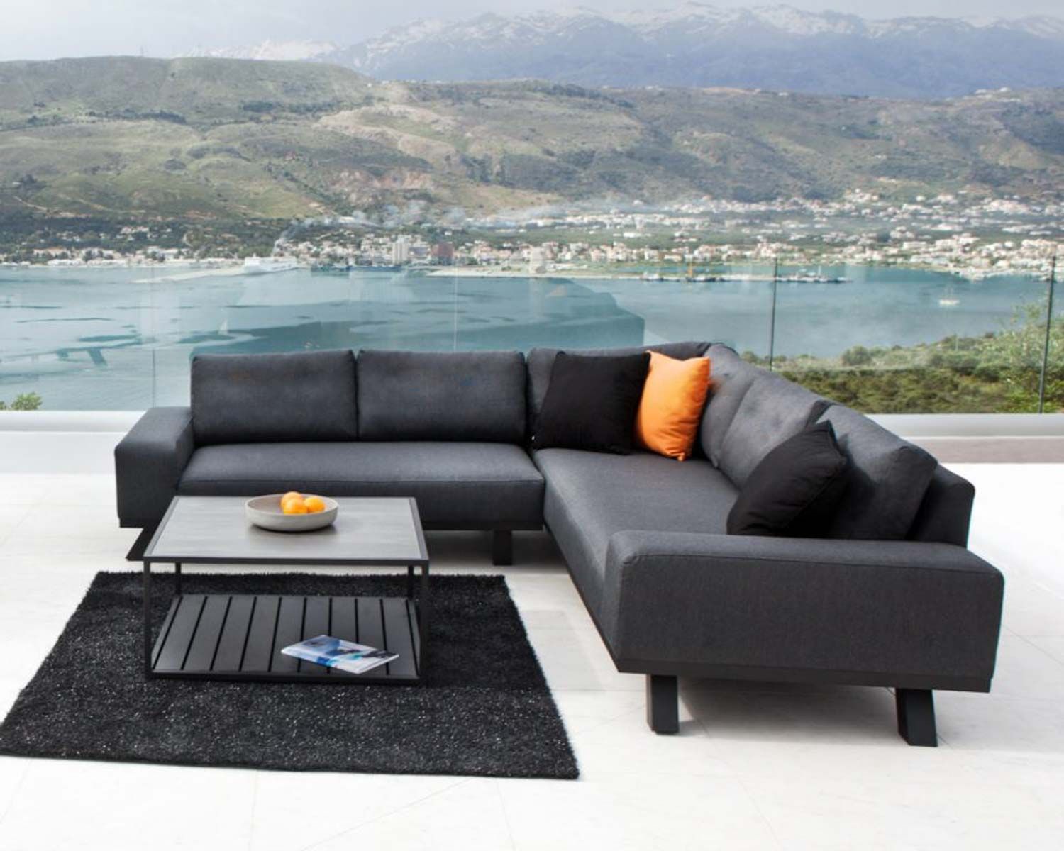 Canapé d'angle extérieur anthracite et noir tissu Sunbrella "Nusa Pedina"