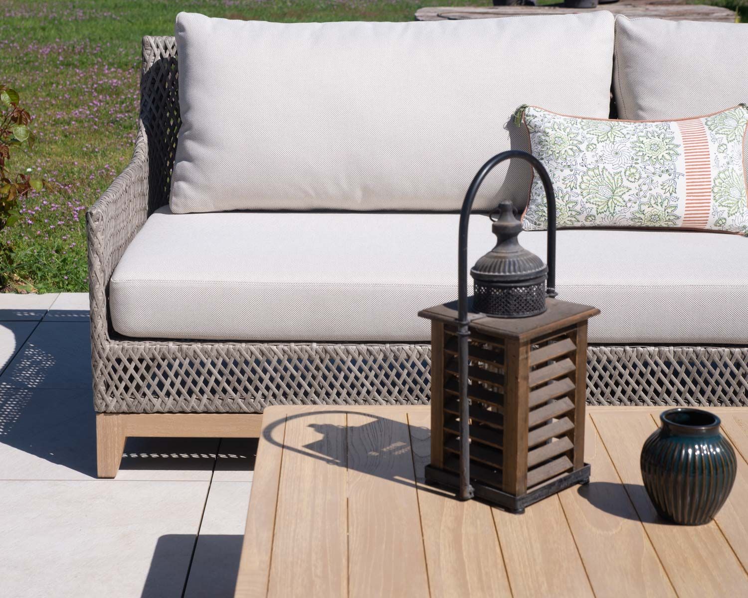 Ensemble de jardin tressé en teck et tissu haut de gamme chiné "Porticcio"