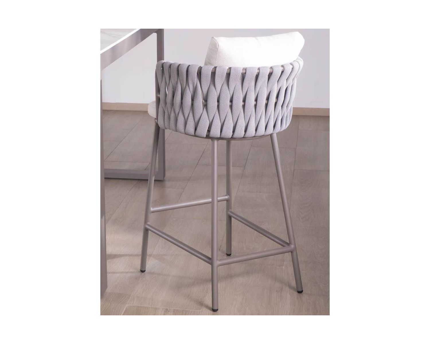 Chaise haute mi-hauteur pour îlot en tissu gris tressé et pieds aluminium "Chinon" assise 67 cm