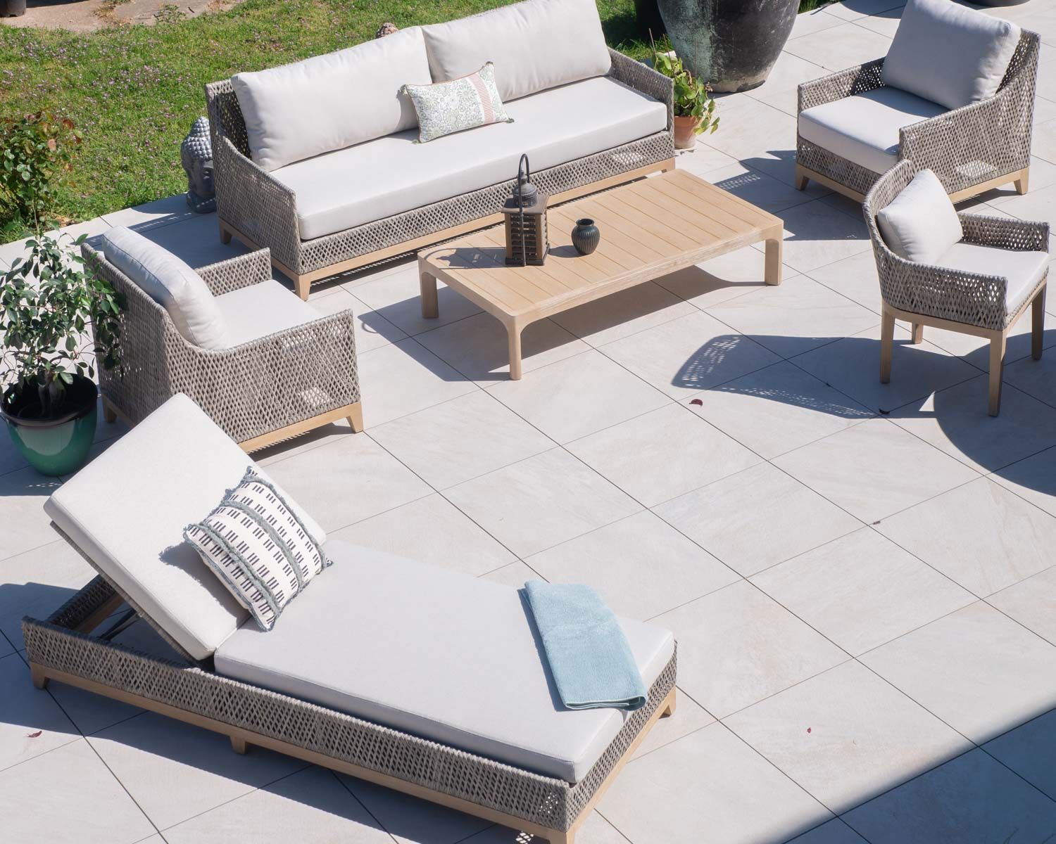 Ensemble de jardin tressé en teck et tissu haut de gamme chiné "Porticcio"