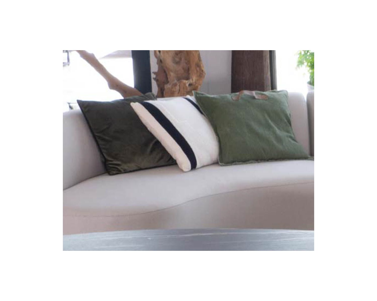 Coussin carré design en coton brodé blanc et noir "Chart" 45x45cm