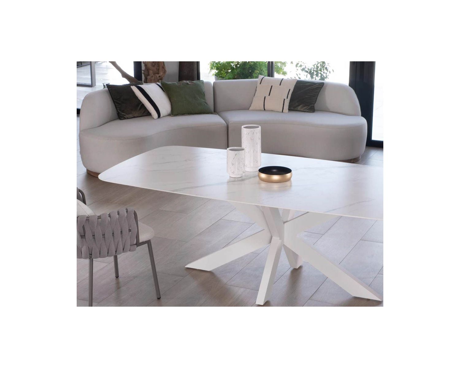 Table bateau blanche pieds 3D aluminium et plateau céramique 220 cm "Chinon"