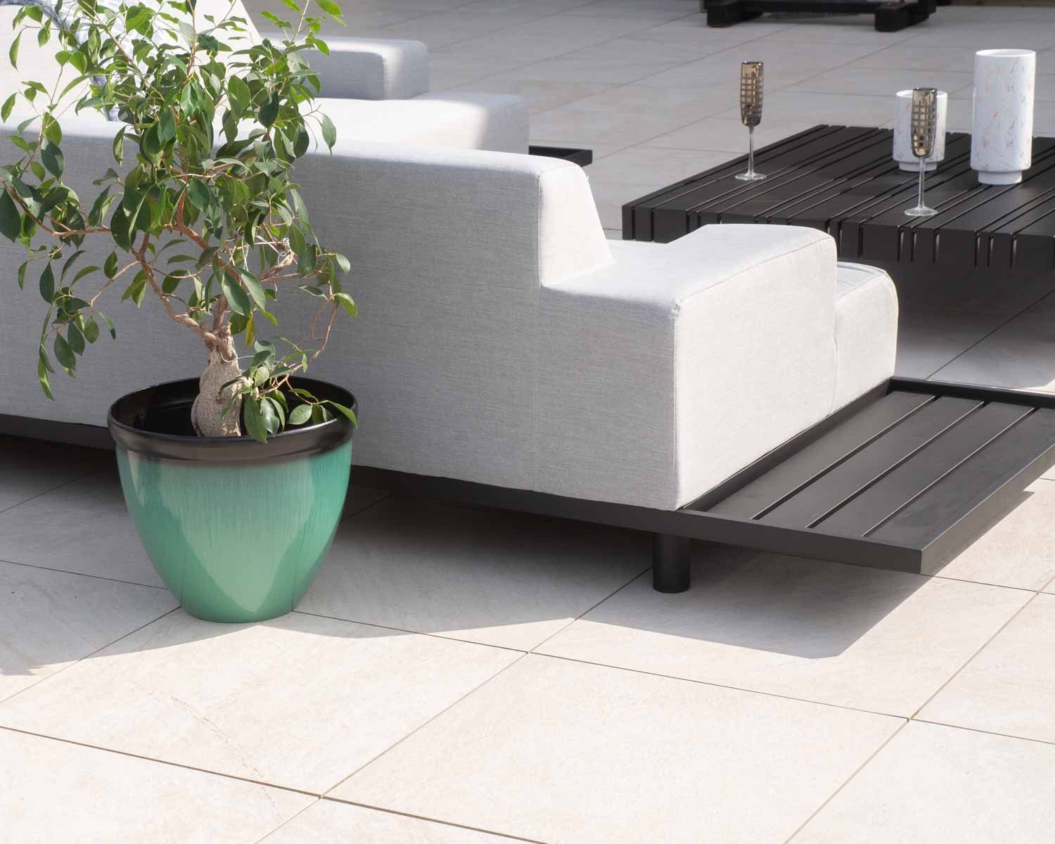 Canapé d'extérieur retour droit gris clair sans surpiqure structure aluminium noire "Sumbawa"