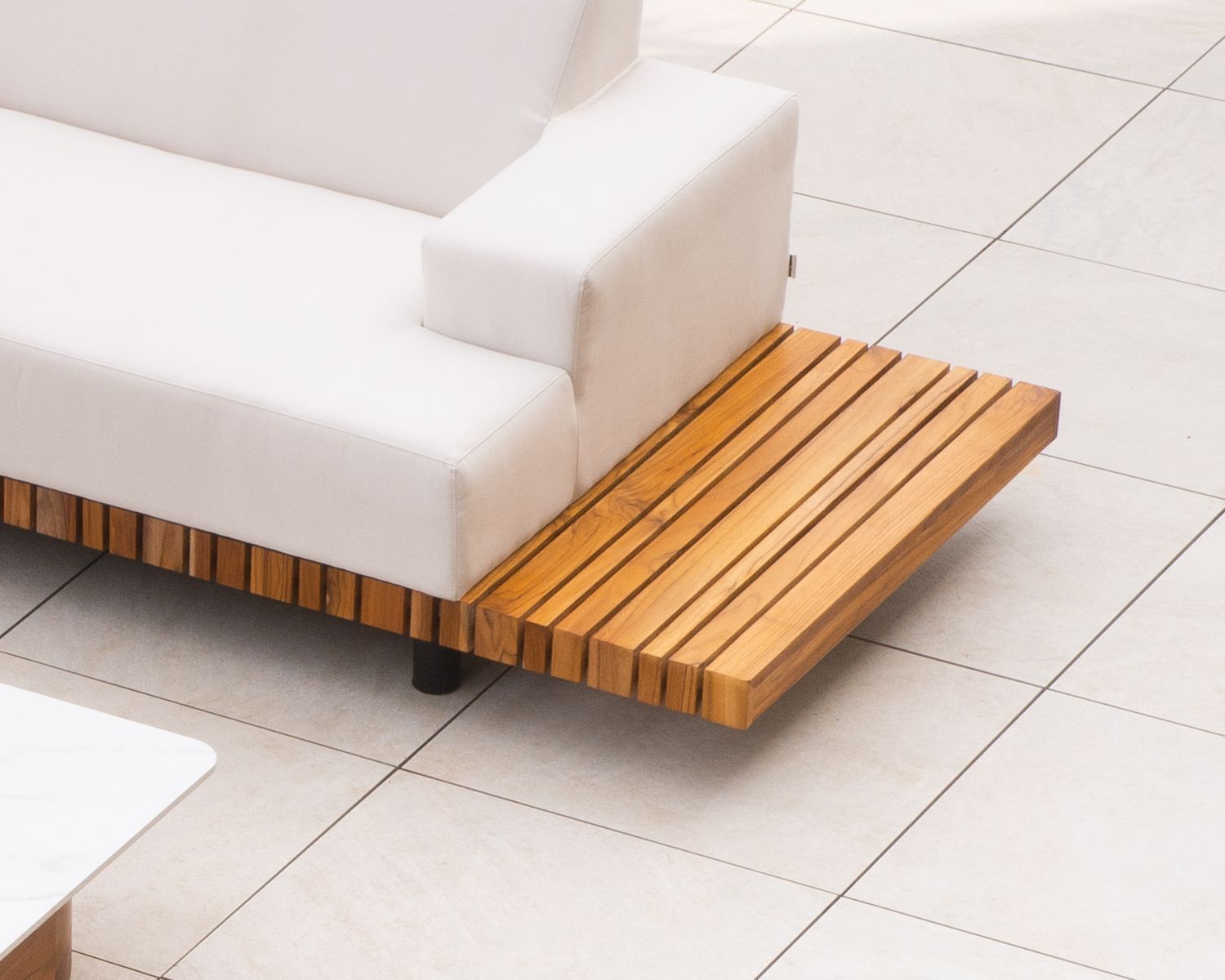 Canapé d'extérieur avec retour droit tissu écru sans surpiqure " Lombok"