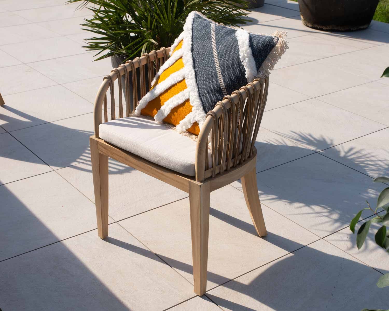 Chaise de jardin en teck et rotin "Wilma"