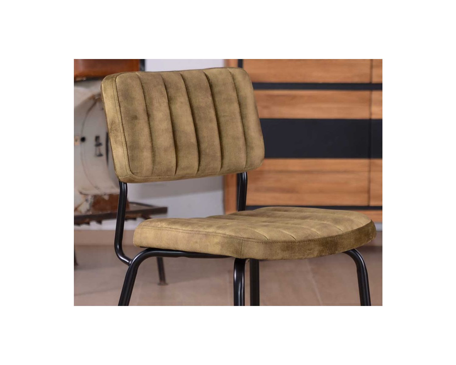 Lot de 2 chaises rétro tissu velours kaki et métal noir "Lia"