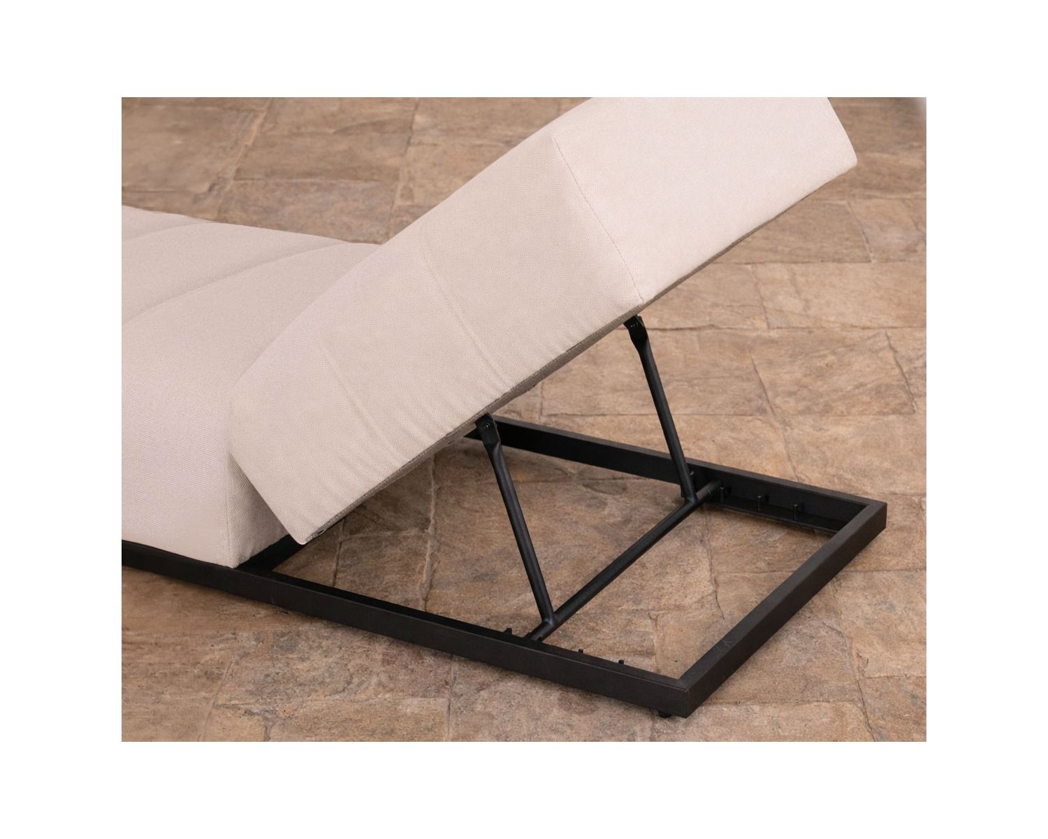 Bain de soleil design épuré en tissu crème avec surpiqures spécial extérieur "Sunset Bay"