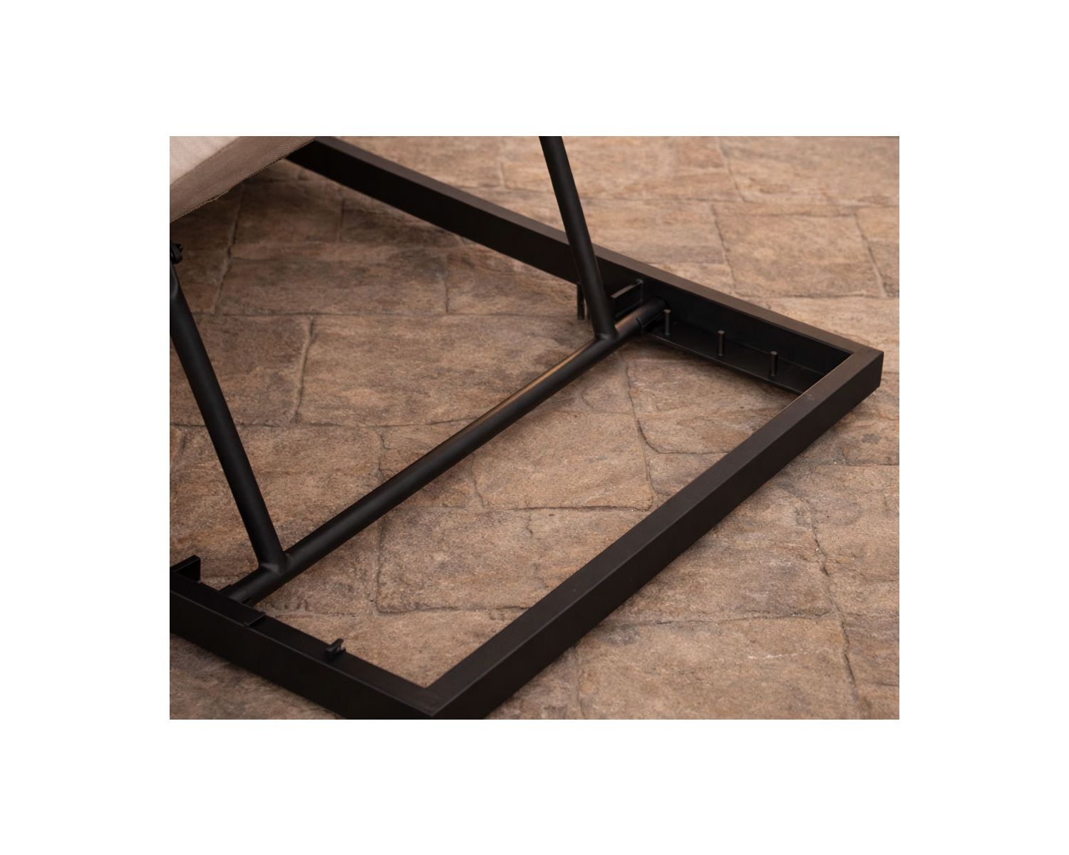 Bain de soleil design épuré en tissu crème avec surpiqures spécial extérieur "Sunset Bay"