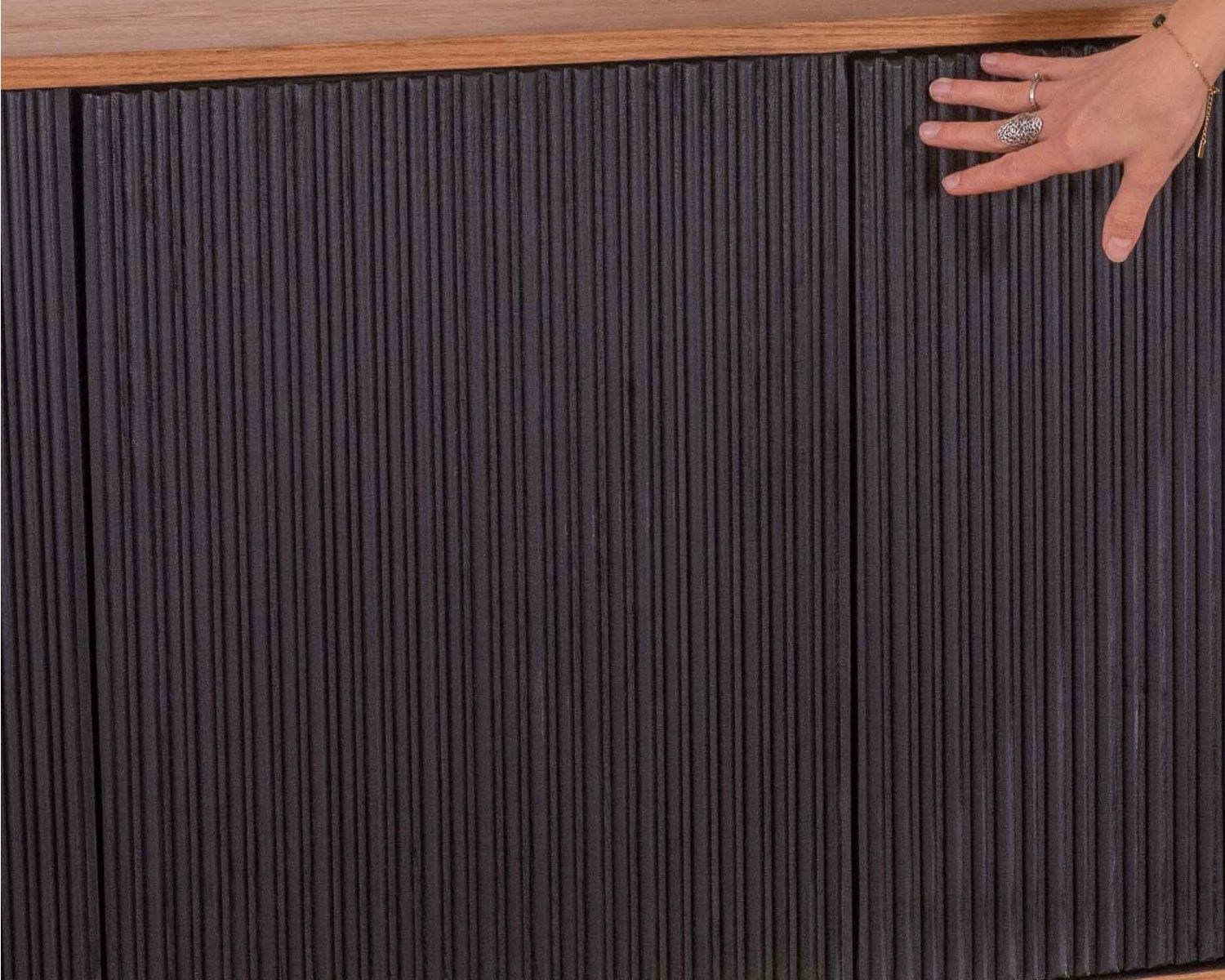 Buffet enfilade bois, noir et doré style rétro chic "Pop Vintage"