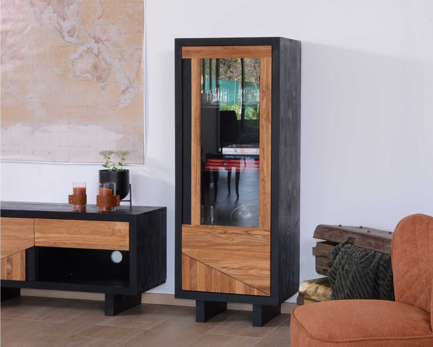 Vitrine en verre et bois massif 1 porte style moderne "Flix" 