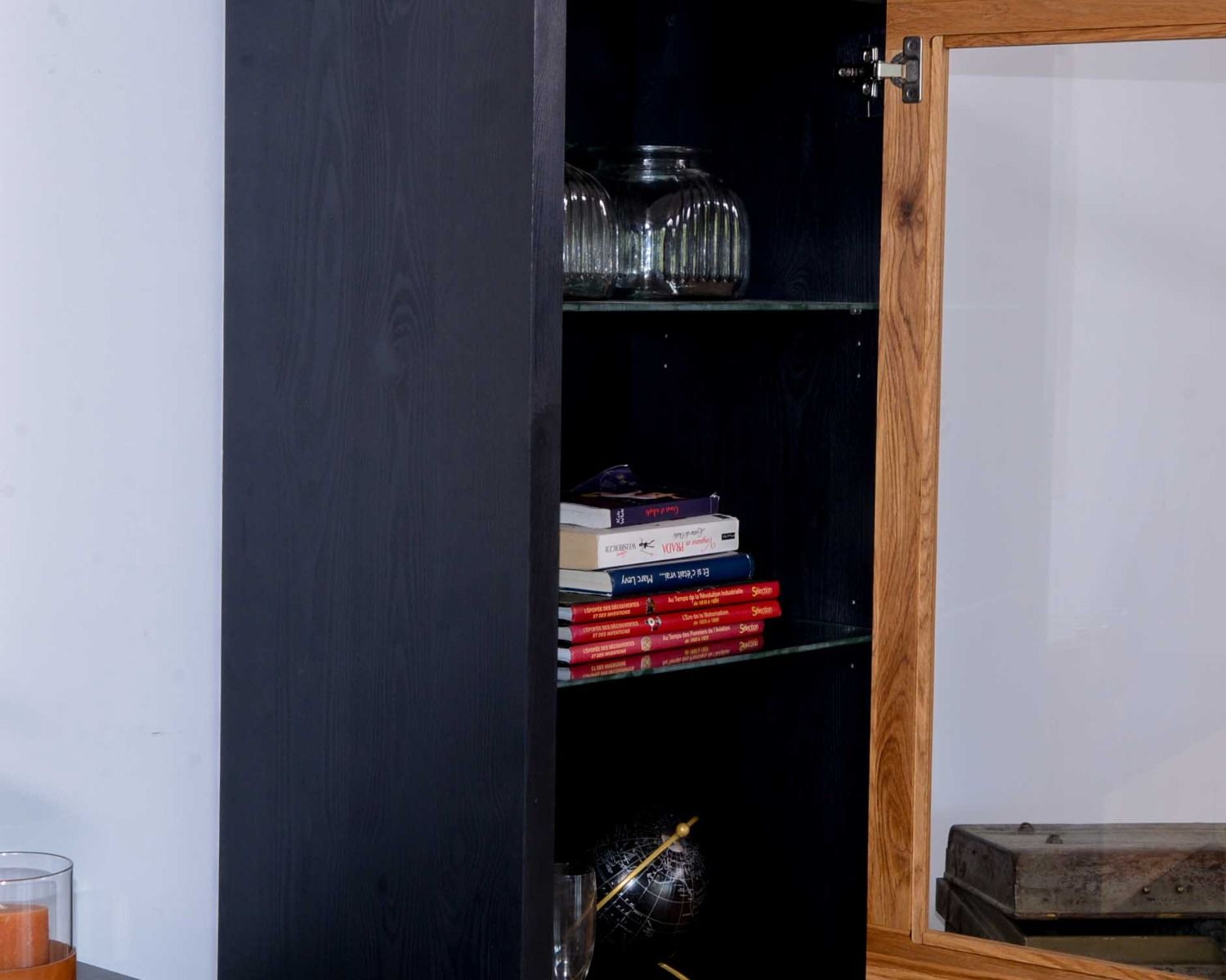 Vitrine en verre et bois massif 1 porte style moderne "Flix" 