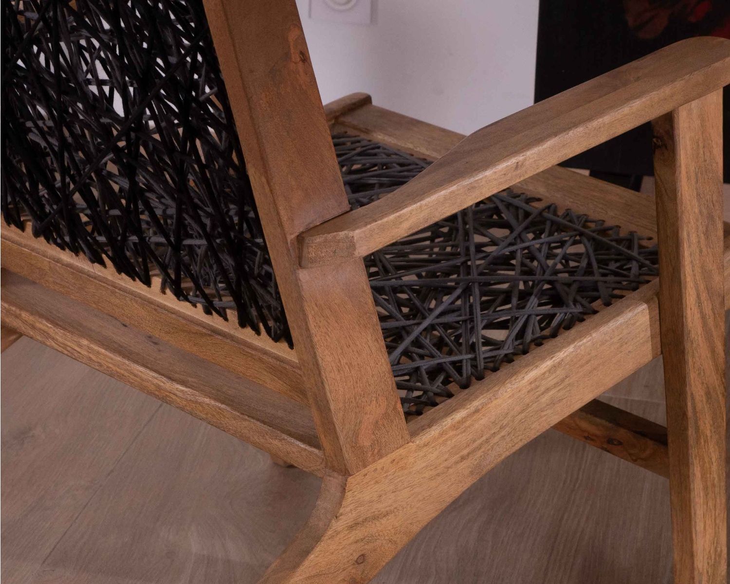Fauteuil ethnique bas en bois de hêtre et cordages "Pop Vintage"
