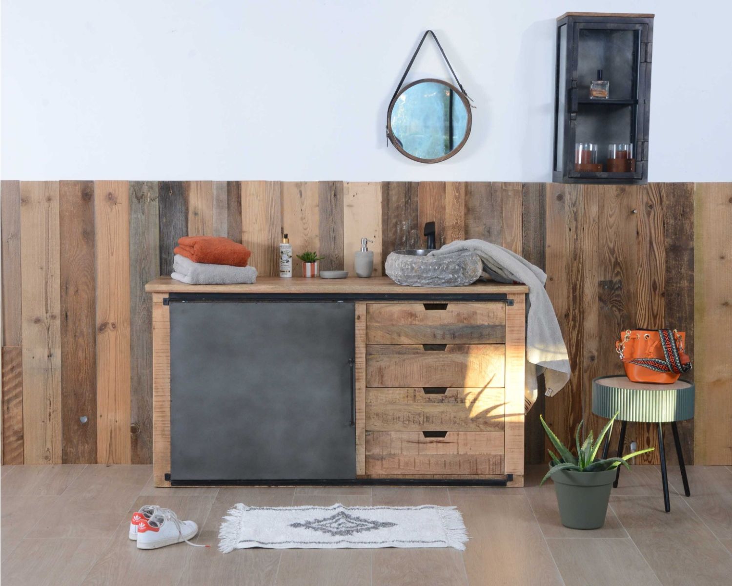 Petite vitrine murale style industriel métal, bois massif, verre "Black Cook"