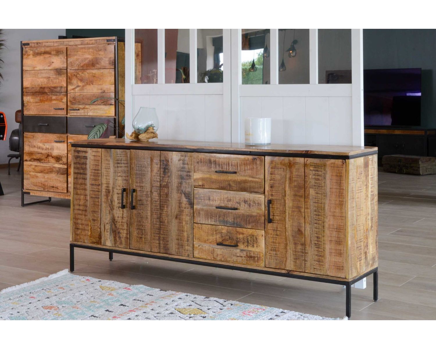 Grande enfilade en bois massif et métal "Mango" multi rangements