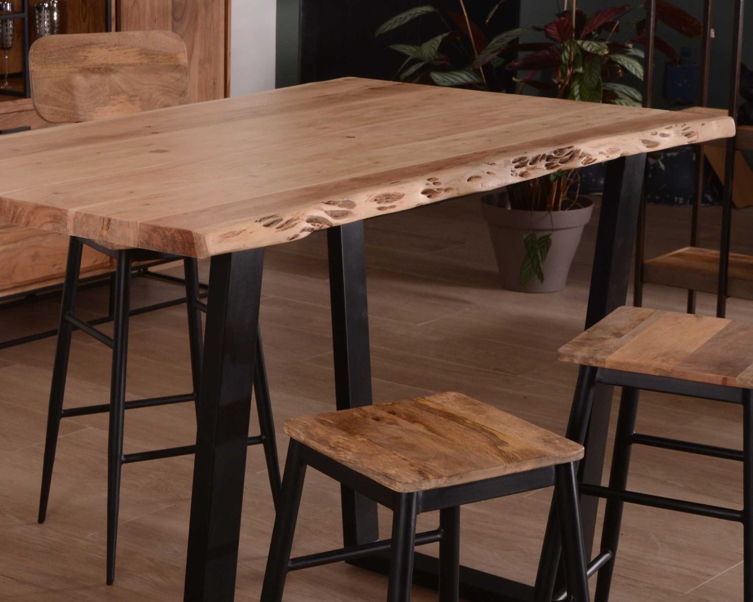 Table de bar 150x90 métal et acacia massif naturel "Jaffna"