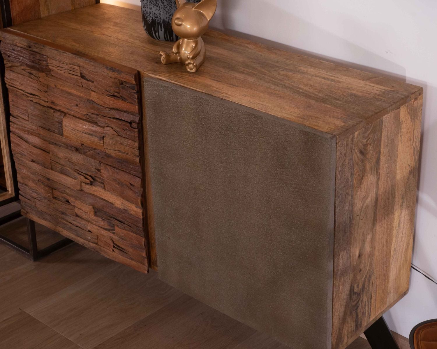 Vitrine buffet design "Mezzo" 3 portes 2 tiroirs bois métal et ciment