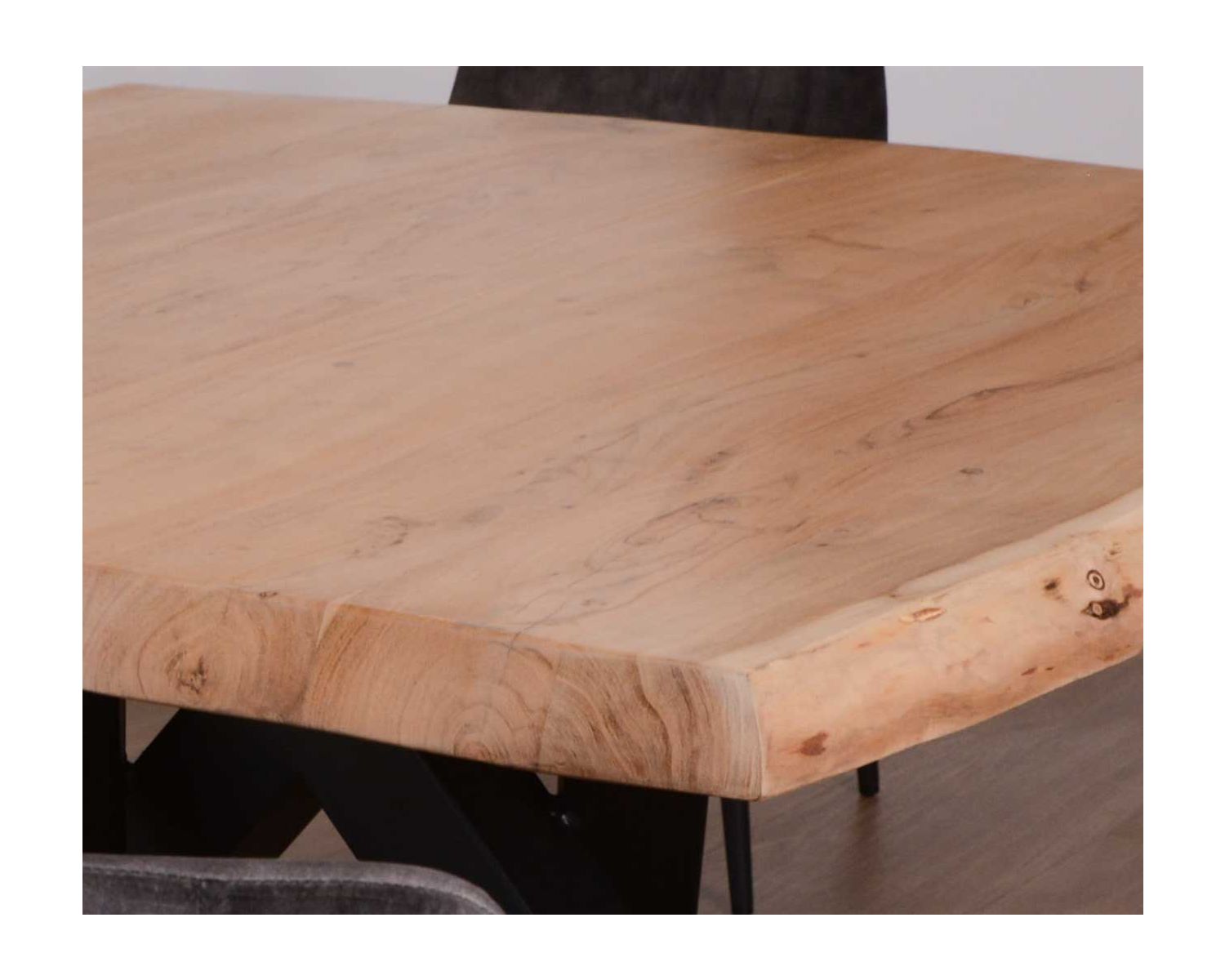 Table carrée 150x150 cm acacia naturel massif et métal noir "Baillif"