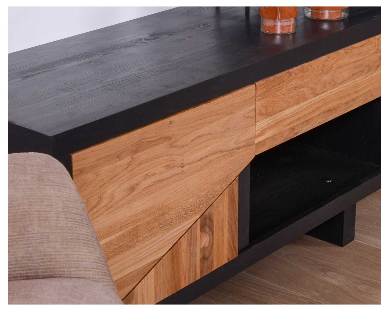 Meuble TV design bois massif noir et naturel "Flix" 119 cm