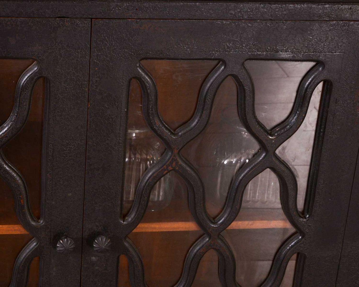 Bahut comptoir avec portes vitrées "Batti" en bois massif style rétro