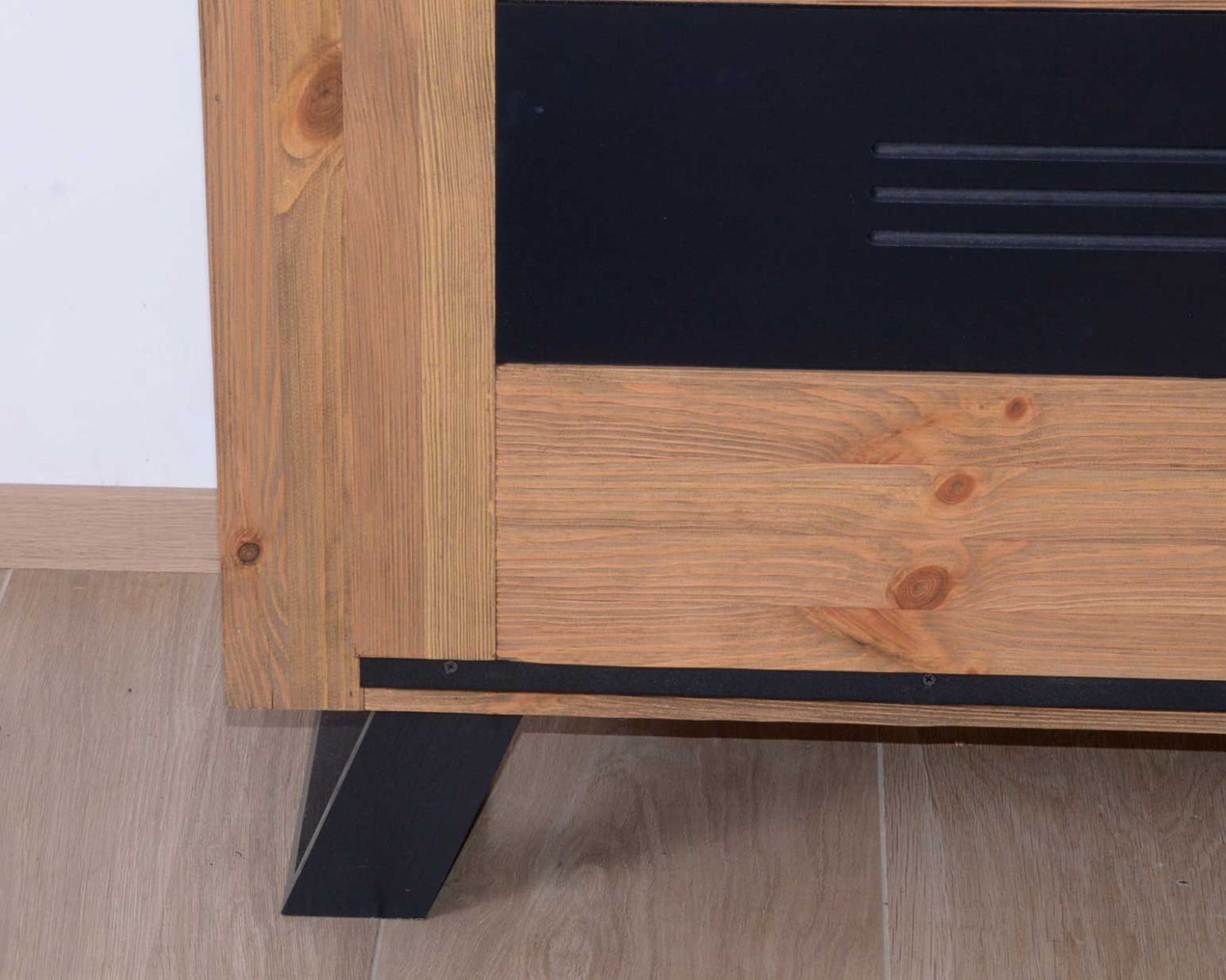 Grand buffet industriel pin brossé massif noir et bois "Cardiff"