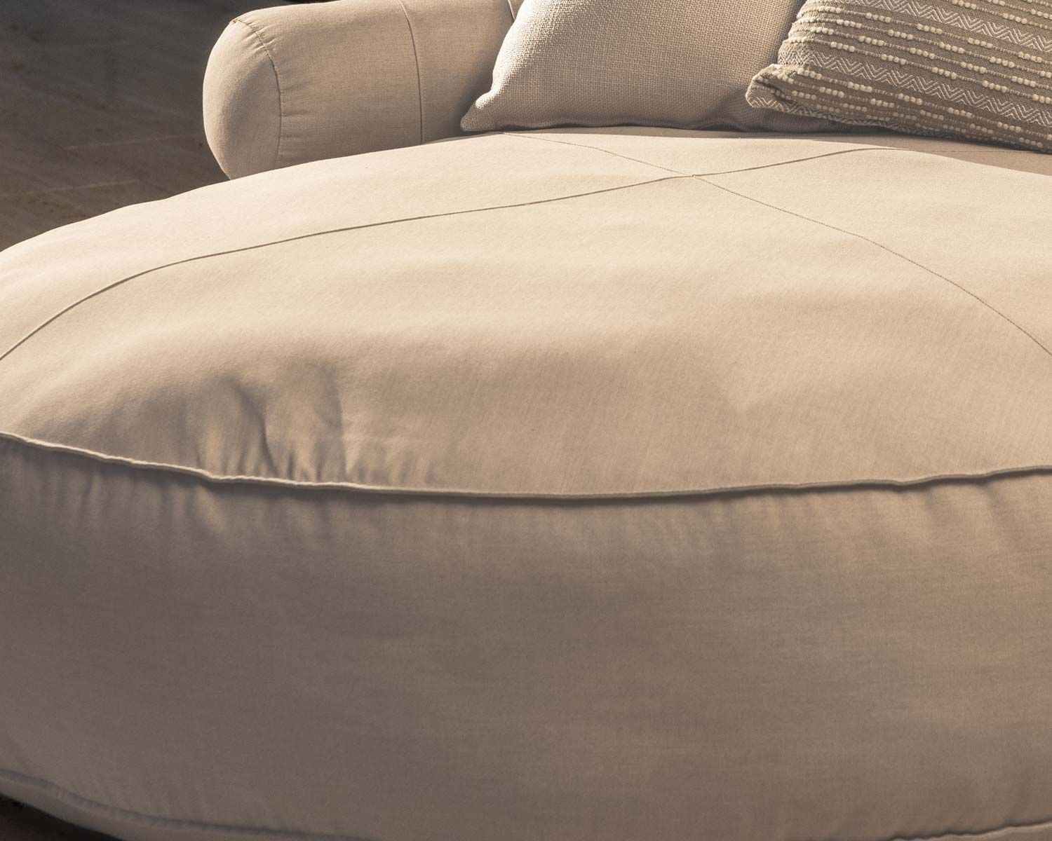 Bain de soleil rond et moelleux beige diamètre 1m80 "Saint Tropez"