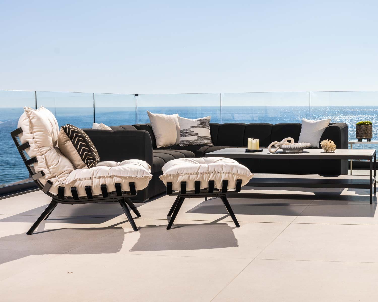 Chaise longue haut de gamme modulaire structure aluminium noire "Lisca"