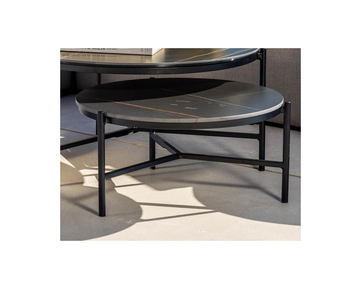Table basse ronde en aluminium et plateau céramique noir "Lazy Beach" diamètre 62 cm