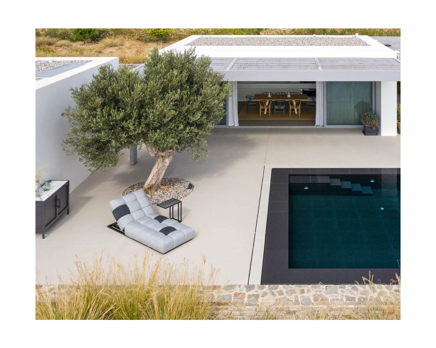 Bain de soleil en tissu Sunbrella gris clair et foncé "Lazy Beach"