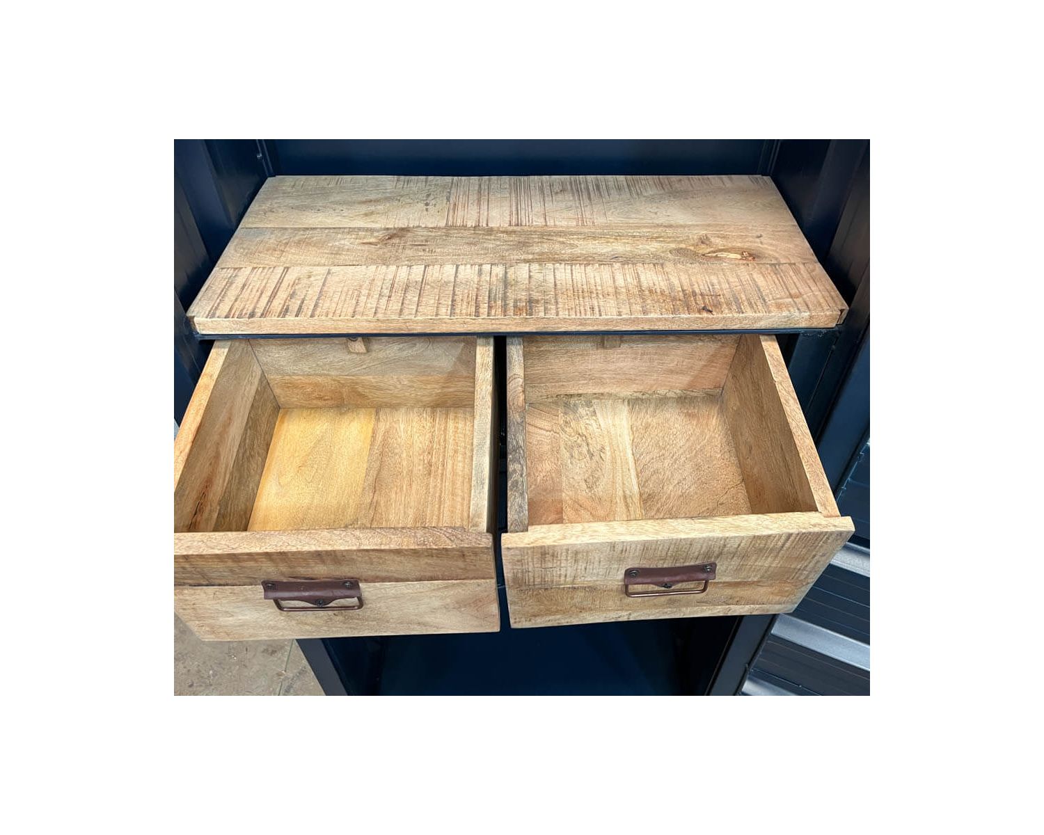 Meuble bar container esprit récup en métal bleu nuit et bois "Crazy" haut. 178cm