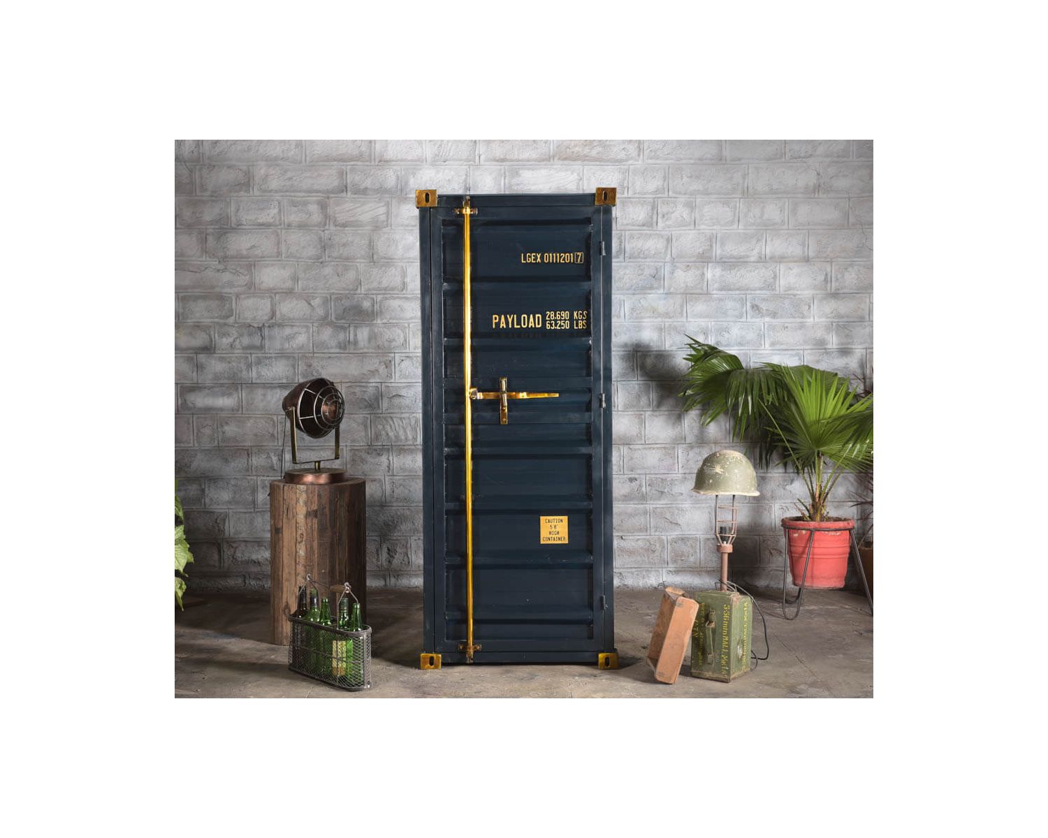 Meuble bar container esprit récup en métal bleu nuit et bois "Crazy" haut. 178cm