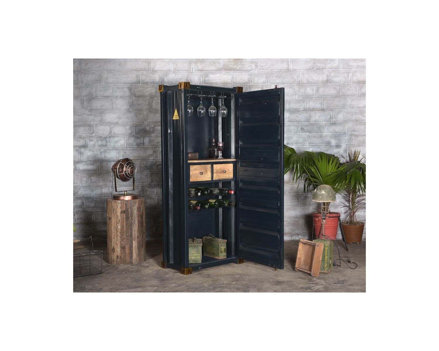 Meuble bar container esprit récup en métal bleu nuit et bois "Crazy" haut. 178cm